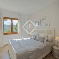 Вилла в горах, у моря в Испании, Каталония, Багур, 150 кв.м.