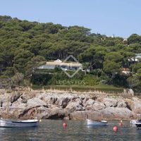 Villa by the lake, at the seaside in Spain, Catalunya, Begur, 343 sq.m.