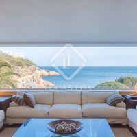Villa by the lake, at the seaside in Spain, Catalunya, Begur, 343 sq.m.