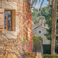 Villa in Spain, Catalunya, Girona, 816 sq.m.