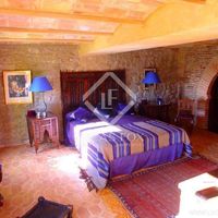 Villa in Spain, Catalunya, Girona, 1500 sq.m.