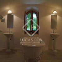 Villa in Spain, Catalunya, Girona, 1500 sq.m.