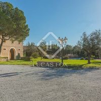 Villa in Spain, Catalunya, Girona, 790 sq.m.