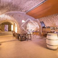 Villa in Spain, Catalunya, Girona, 790 sq.m.