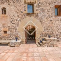 Дом в горах в Испании, Каталония, Жирона, 1790 кв.м.