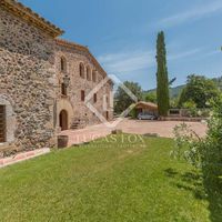 Дом в горах в Испании, Каталония, Жирона, 1790 кв.м.