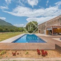 Дом в горах в Испании, Каталония, Жирона, 1790 кв.м.