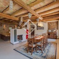 Дом в горах в Испании, Каталония, Жирона, 1790 кв.м.