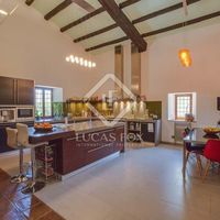 Дом в горах в Испании, Каталония, Жирона, 1790 кв.м.