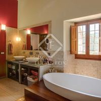 Дом в горах в Испании, Каталония, Жирона, 1790 кв.м.