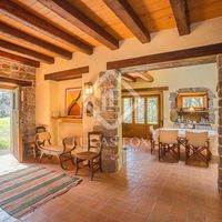 Дом в горах в Испании, Каталония, Жирона, 258 кв.м.