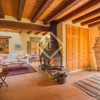 Дом в горах в Испании, Каталония, Жирона, 258 кв.м.