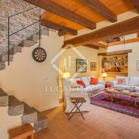 Дом в горах в Испании, Каталония, Жирона, 258 кв.м.