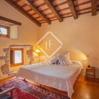 Дом в горах в Испании, Каталония, Жирона, 258 кв.м.