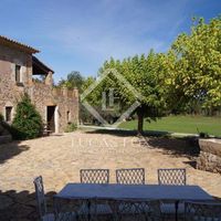 Дом в Испании, Каталония, Жирона, 900 кв.м.