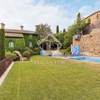 Villa in Spain, Catalunya, Girona, 1150 sq.m.