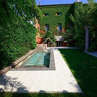 Villa in the big city in Spain, Catalunya, Girona, 399 sq.m.