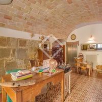 Villa in Spain, Catalunya, Girona, 789 sq.m.