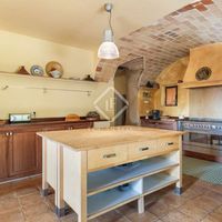 Villa in Spain, Catalunya, Girona, 650 sq.m.