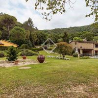 Дом в Испании, Каталония, Жирона, 689 кв.м.