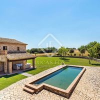 Villa in Spain, Catalunya, Girona, 644 sq.m.