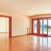 Вилла в горах в Испании, Каталония, Жирона, 731 кв.м.