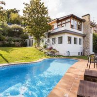 Вилла в горах в Испании, Каталония, Сан-Жуст-Десверн, 580 кв.м.