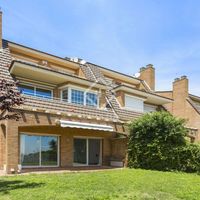 Вилла в Испании, Каталония, Сан-Жуст-Десверн, 425 кв.м.