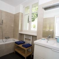 Вилла в горах, у озера, в пригороде в Италии, Тронцано-Лаго-Маджоре, 505 кв.м.