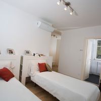 Вилла в горах, у озера, в пригороде в Италии, Тронцано-Лаго-Маджоре, 505 кв.м.