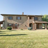 Villa in Italy, Toscana, Arezzo, 300 sq.m.