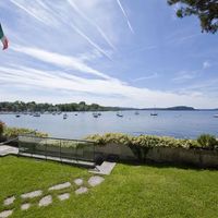 Вилла в деревне, у озера в Италии, Тронцано-Лаго-Маджоре, 350 кв.м.