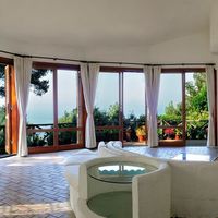 Villa at the seaside in Italy, Lerici, 300 sq.m.
