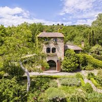Villa in the village in Italy, Siena, 748 sq.m.