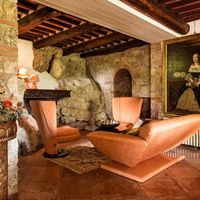 Villa in the village in Italy, Siena, 748 sq.m.