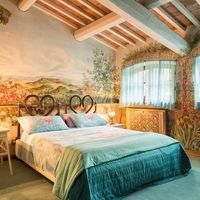 Villa in the village in Italy, Siena, 748 sq.m.