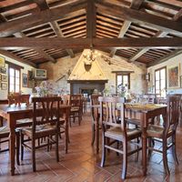 Rental house in the village in Italy, Umbria, 1117 sq.m.