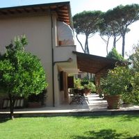 Villa in Italy, Marina di Pietrasanta, 220 sq.m.