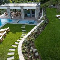 Вилла в горах, у озера в Италии, Тронцано-Лаго-Маджоре, 1067 кв.м.