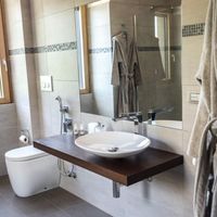 Вилла в горах, у озера в Италии, Тронцано-Лаго-Маджоре, 1067 кв.м.