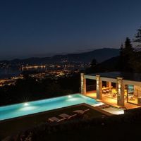 Вилла в горах, у озера в Италии, Тронцано-Лаго-Маджоре, 1067 кв.м.