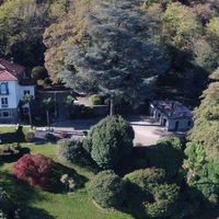 Вилла в горах, у озера в Италии, Тронцано-Лаго-Маджоре, 390 кв.м.