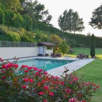 Villa in the mountains, by the lake in Italy, Lombardia, Varese, 1100 sq.m.