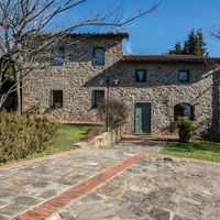 Villa in the village in Italy, Strada , 414 sq.m.