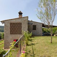 House in the village in Italy, Toscana, San Gimignano, 200 sq.m.