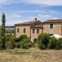 Villa in the village in Italy, Montepulciano, 480 sq.m.
