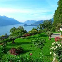 Villa by the lake in Italy, Como, 350 sq.m.
