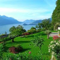 Villa by the lake in Italy, Como, 350 sq.m.