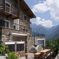 Hotel in the mountains, by the lake in Italy, Como, 200 sq.m.