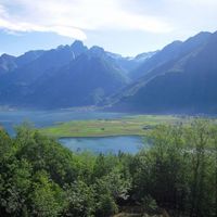 Hotel in the mountains, by the lake in Italy, Como, 200 sq.m.